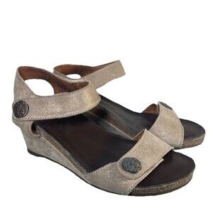 TAOS Festival 4048 Wedge Sandals Size 39 US 8-8.5 Silver Metallic Hook & Loop